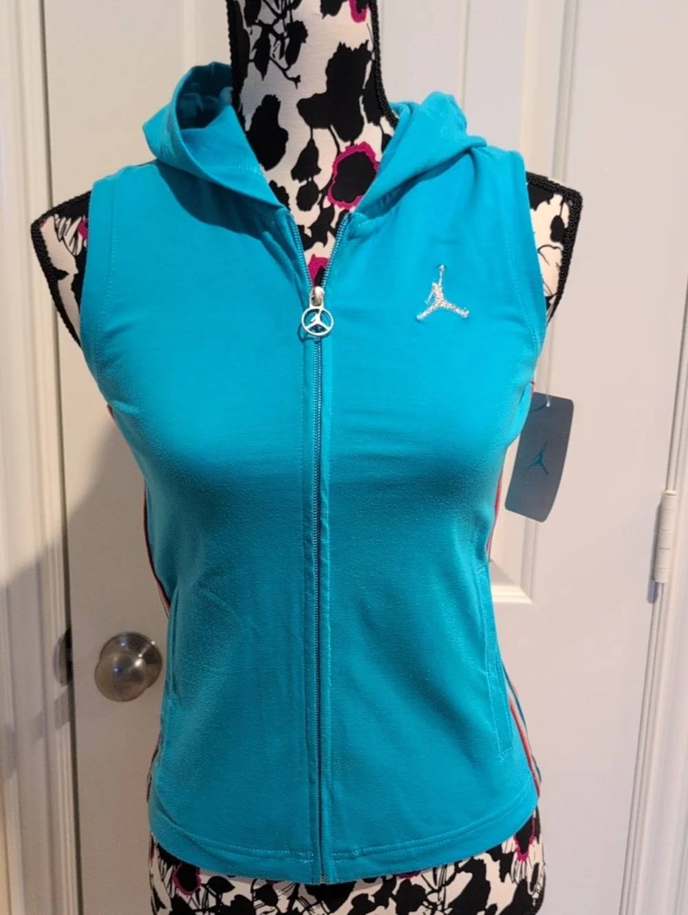 Jordan Girls Turquise Sleeveless Zip-Up Hoodie Size Large (12-14) NWT